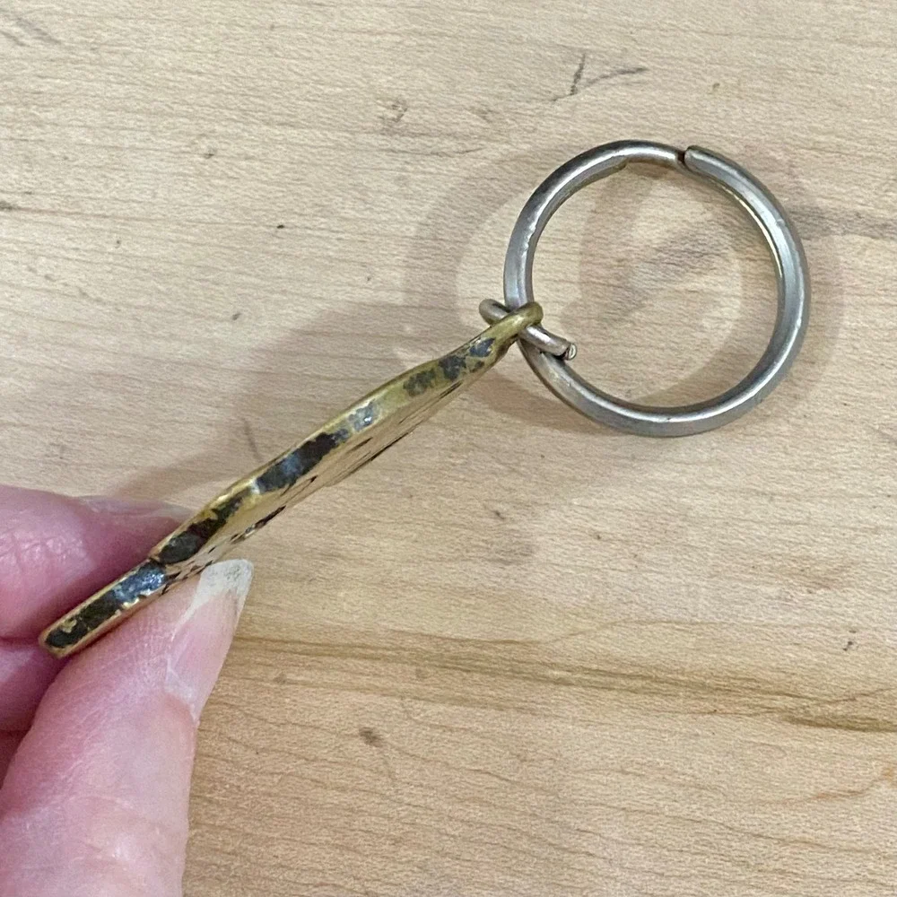 Peanuts Vtg 1958‎ Snoopy Holding Heart Solid Brass Keychain Aviva Rare